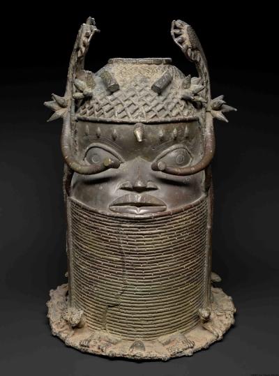 Commemorative Head