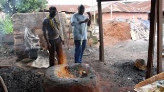 Bronze Casting at Aigbe Foundry Pt. 8: Molten Brass/Bronze