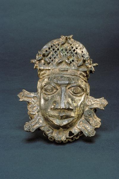 Pendant Mask
